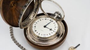 DE ST. LEU, DANIEL, LONDON, A COACH CLOCK WITH THREE CASES, FOR OTTOMAN MARKET, 1785 - Image 3